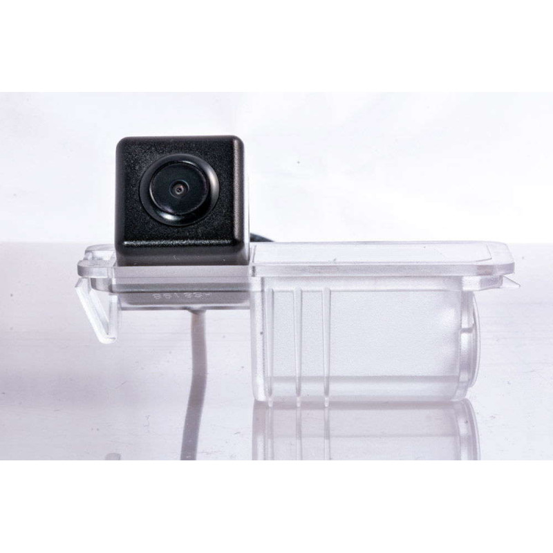 камера заднего вида fighter cs-ccd+fm-13 (vw/skoda/seat)